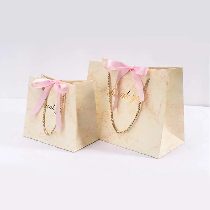Top fornitore di carta trapezoidale personalizzata ecofriender borsa in Pvc finestra promozionale porta acquisti fiore sacchetto di carta per imballaggio