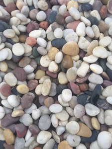 Galets de pierre naturelle mélangés en <span class=keywords><strong>gros</strong></span>, galets de rivière mélangés pour usage extérieur en parc, vendus à la tonne - Product Image 1