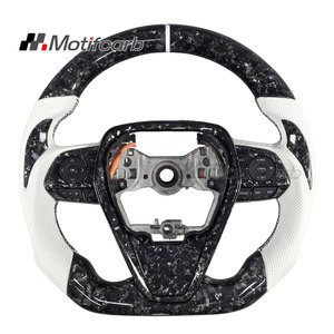 Volante Deportivo Personalizado de Fibra de Carbono Forjado en Plata con Empuñaduras de Cuero para Toyota Corolla Cross RAV4 LE SE XSE XLE TRD 2018-2022 - Product Image 1