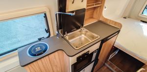 Autocaravana <span class=keywords><strong>con</strong></span> motor Gonow Economic Class B 2,0 T 6AT para salidas familiares diarias o <span class=keywords><strong>de</strong></span> fin <span class=keywords><strong>de</strong></span> semana Panel solar <span class=keywords><strong>de</strong></span> 400W incluido - Product Image 6