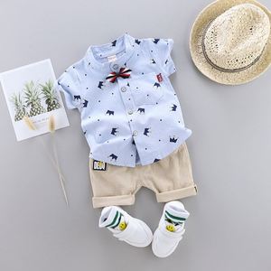 Ensemble de vêtements d'été 2 pièces pour bébé garçon : T-shirt et short à motif couronne, style mignon et tendance, vente en gros - Product Image 5