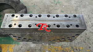 Khuôn đùn/ khuôn ép đùn <span class=keywords><strong>PVC</strong></span> PE PP <span class=keywords><strong>WPC</strong></span> tùy chỉnh cho tấm ván tủ, tấm xốp, tấm tường, tấm cửa rỗng - Product Image 6