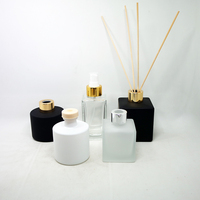 Bouteille de diffuseur en verre carré avec couvercle et anches désodorisant 50ml 100ml 200ml