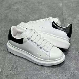 Sneakers rétro de luxe pour hommes, chaussures de marche de haute qualité pour femmes, marque de mode, imperméables et adaptées à la saison hivernale - Product Image 6