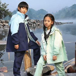 <span class=keywords><strong>Set</strong></span> Impermeabile di Alta Qualità per Bambini, Giacca e Pantaloni Antipioggia alla Moda, Design Riflettente in Tessuto Oxford con Zaino Portatile - Product Image 3