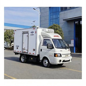 Camioneta Refrigerada JAC 4x2 con Caja Refrigerada para Carne y Leche con Unidades de Refrigeración - Product Image 1
