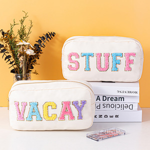 Linda Riñonera Arcoíris Brillante con Inicial Personalizada y Parche de Chenilla, Riñonera de Festival, Bolsa de Cintura de Viaje para Niñas, Estilo Boutique - Product Image 3