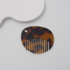 Creativo multifuncional transfronterizo espejo en forma de corazón peine llavero colgante lindos accesorios de maquillaje para el día a día - Product Image 5
