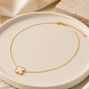 Collier tendance en acier inoxydable plaqué or avec pendentif serpent et breloques mixtes pour femme - Product Image 2