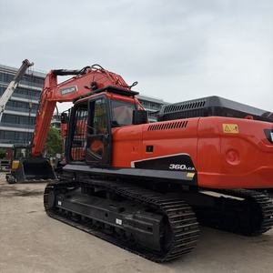Excavadora Develon 360LCA de 36 Toneladas, Montada sobre Orugas, para Trabajo Pesado en Construcción - Product Image 1