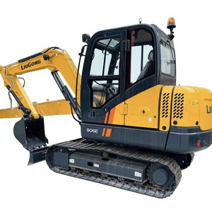 Excavatrice sur chenilles LiuGong 906E d'occasion, économique en carburant, pour travaux municipaux et aménagement paysager - Product Image 1