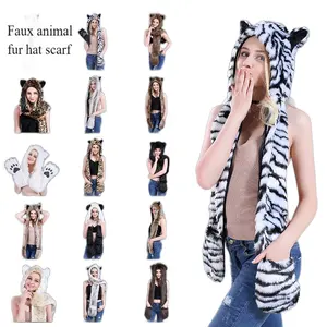 Vente en gros de chapeau en fausse fourrure écharpe gants en un chapeau chaud d'hiver pour femmes plusieurs modèles de fourrure de renard mignon chapeaux d'animaux en peluche