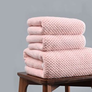 Serviette de Bain en Microfibre 70*140cm à Absorption Instantanée, en Laine d'Ananas, pour Adultes et Enfants, en Fibre de Velours Corail – Vente en Gros - Product Image 2