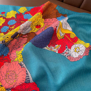 90 cm weiche Baumwolle Vierkant-Hijab Marke Designer helle Farbe Blume Pferd Muster gedruckt Vierkant-Kopfbänder Haarschal für Damen - Product Image 6