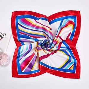 Foulard carré personnalisé pour femme grande taille 90x90cm en satin de soie pure, imprimé numérique, pour cheveux, Ethicon Soie, en coton, rayonne et polyester - Product Image 6