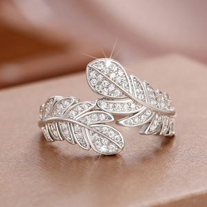 Anello Ispirato alle Fate delle Piume per Donne, Elegante Gioiello da Dito Fantasioso e alla Moda - Product Image 4