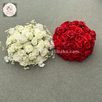 Boule de fleurs artificielles en soie faite à la main avec rose et eucalyptus, 50 cm, pour centre de table de mariage, décoration de vitrine