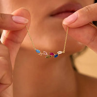 Collier personnalisé avec pierre de naissance, bijoux de famille, collier délicat pour maman, cadeau significatif