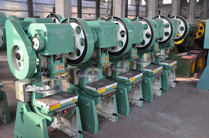 เครื่องอัดโลหะราคาประหยัดจากซัพพลายเออร์ CHZOM ปี 2025 ความจุ 6.5-100 ตัน สำหรับอุปกรณ์ปั๊มขึ้นรูปอะลูมิเนียม J23-160T เครื่องเจาะรู - Product Image 6