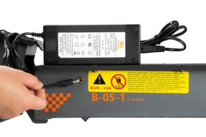 สกู๊ตเตอร์ไฟฟ้าพับได้ EU Stock KuKirin G4 2026 สำหรับผู้ใหญ่ สกู๊ตเตอร์ไฟฟ้าความเร็วสูง พร้อมบังโคลนหน้า - Product Image 5