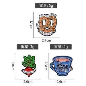 Spilla con elemento <span class=keywords><strong>Gourmet</strong></span> Set di spille Creative in lega di zinco con biscotti a farfalla disegni di ravanelli freschi per occasioni natalizie - Product Image 6