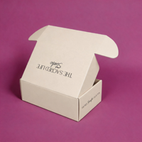 Boîtes d'expédition en carton ondulé recyclables personnalisées avec logo en relief, revêtement UV, design bleu clair mat, emballage pour cosmétiques et vêtements, éponge
