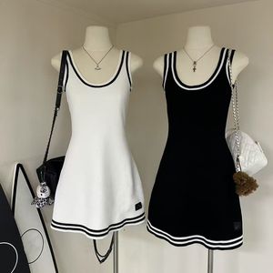 Элегантная Женская теннисная одежда 2025 Летняя коллекция Новое Стильное платье для похудения без рукавов - Product Image 1