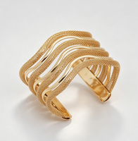 Bracelet manchette doré multi-couches en maille ondulée, jonc ouvert en métal, finition brillante, large, ondulé, minimaliste, pour femme