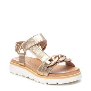 Sandali bassi da donna Carmela con plateau e cinturino a T color oro metallizzato, scarpe estive - Product Image 2