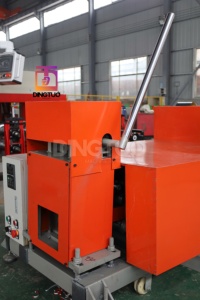 Machine de formage de gouttières métalliques portables sans <span class=keywords><strong>soudure</strong></span>, machine automatique de fabrication de gouttières pour chantier de construction - Product Image 4