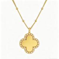 Pendentif trèfle AOFEI personnalisé en acier inoxydable 316L hypoallergénique avec zircone cubique, plaqué or 18 carats, résistant au ternissement, gravable