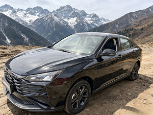 Dongfeng Aeolus Yixuan 2026, Edición de Lujo, 1.5L, Automático, Sedán Familiar Económico, Alta Configuración, Bajo Consumo de Combustible - Product Image 1