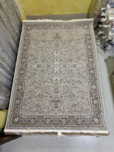 Tapis en soie faits à la main de qualité supérieure avec texture douce, haute durabilité et design élégant, parfaits pour la décoration intérieure du salon et de la chambre à coucher - Product Image 2