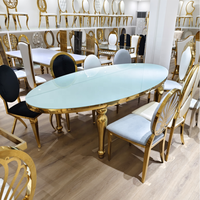 Goldenes Event-Tischset mit Stühlen für Hochzeiten im Angebot