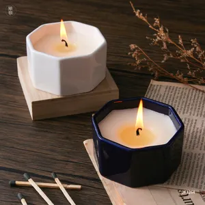 Candela Profumata Artigianale Unica a Forma di Ottagono 2022, Cera di Soia in Scaglie per Aromaterapia, Ideale per la Creazione di Candele per le Festività e il Ringraziamento - Product Image 1