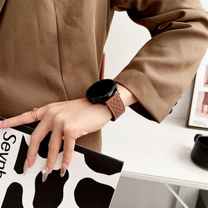 Correa de Reloj Magnética Universal, Transpirable, con Orificios, Suave, de Repuesto para Relojes Inteligentes <span class=keywords><strong>Huawei</strong></span> GT5/GT4/GT3, Samsung, Honor, Garmin - Product Image 2