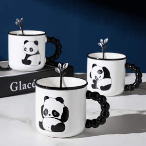แก้วกาแฟแพนด้า ของขวัญใหม่ล่าสุดปี 2025 ขนาด 320 มล. แก้วเซรามิคลายแพนด้าน่ารัก แก้วทำมือพร้อมช้อน - Product Image 2