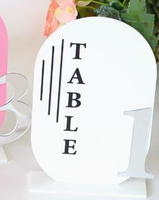 Numéros de table en plastique acrylique clair mat polonais de mariage pour les décorations de table de mariage