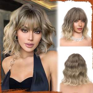 วิกผมบ๊อ<span class=keywords><strong>บ</strong></span>หยิกสั้น 12 นิ้ว <span class=keywords><strong>สี</strong></span>ชมพูอมเบอร์ พร้อมหน้าม้า ผมนุ่ม สำหรับผู้หญิง ใช้ในงานปาร์ตี้หรือในชีวิตประจำวัน - Product Image 6