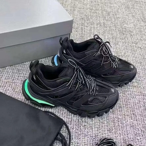 [Offre Spéciale] Sneakers LED lumineuses TRACK 3.0 |   Chaussures de course rétro en cuir véritable et tige en mesh respirant |   Semelle intérieure tendance à lacets - Product Image 3