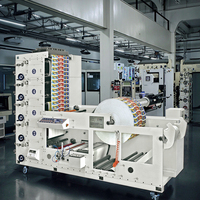 Machine d'impression flexographique automatique d'étiquettes autocollantes couleur avec 3 ans de garantie pour la production d'étiquettes industrielles