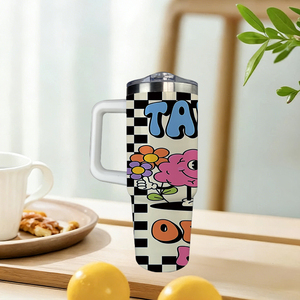 Gobelet isotherme 30oz « Soins de vous-même », Mug de voyage rétro à motif cérébral et cardiaque, Stock USA, Cadeau pour la sensibilisation à la santé mentale - Product Image 5