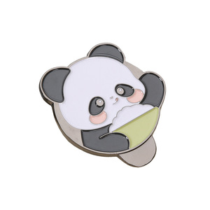 Abridor de botellas Mengchen Panda, hecho a medida, con pintura metálica, imitación de esmalte, imán para refrigerador, regalo para amigos y colegas. - Product Image 1