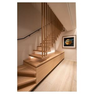 Scala a chiocciola Prima Home con ringhiera dritta in ferro battuto, moderna scala interna a U in legno - Product Image 1