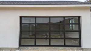 Porte de <span class=keywords><strong>garage</strong></span> sectionnelle moderne en verre, à vue complète, pliante, avec portillon piétonnier – <span class=keywords><strong>Prix</strong></span> - Product Image 3