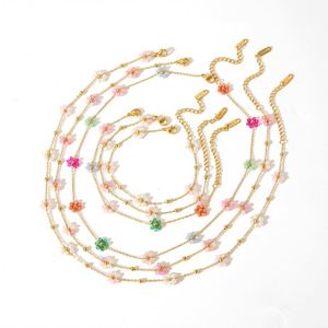 Elegante conjunto de joyería de moda para mujer con colgante de perlas de imitación, collar y pendientes en color oro vintage. - Product Image 3