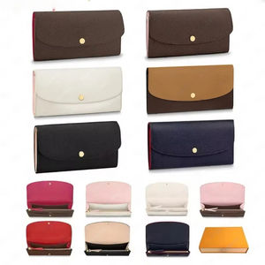 Sacs en cuir de luxe personnalisés en gros pour femmes : Portefeuilles, sacs à bandoulière, porte-monnaie tendance, porte-cartes de crédit élégant - Product Image 1