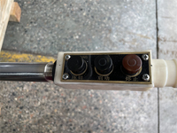 Machine semi-automatique de découpe pour la fabrication de boîtes à pizza plates