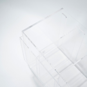 Étagère en acrylique transparente, résistante aux UV, personnalisable et écologique, à 6 emplacements pour paquets TCG - Product Image 6