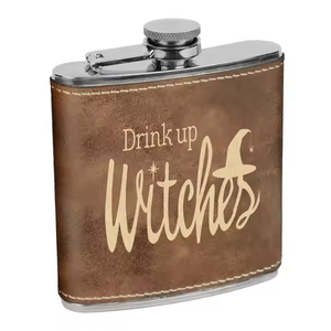 Gepersonaliseerde laser gegraveerde lederlook lekvrije likeurfles van kunstleer, geschikt voor weggeefacties - Product Image 1